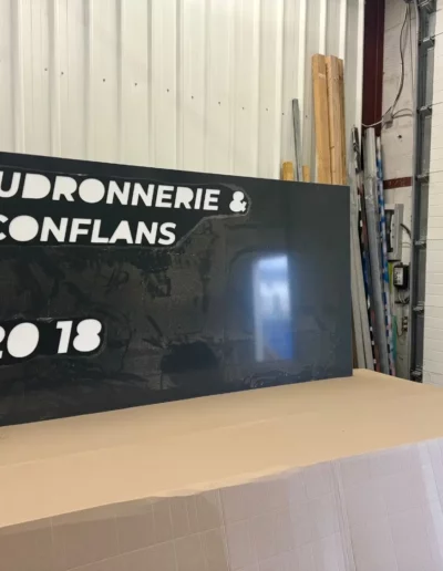 panneau-ajoure-chaudronnerie Panneau ajouré pour une chaudronnerie